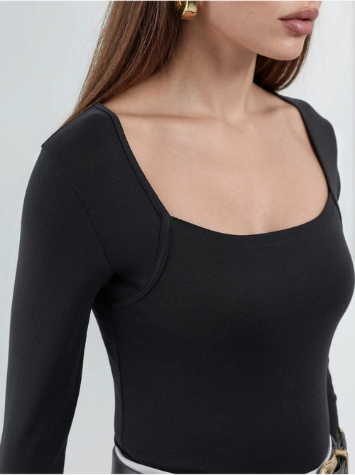 Crop blouse à coupe ajustée avec col carré busem - Kiabi Crop blouse à coupe ajustée avec col carré busem - Kiabi