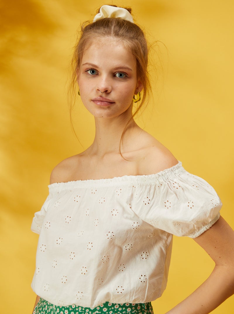 Crop-top fantaisie avec broderie blanc - Kiabi