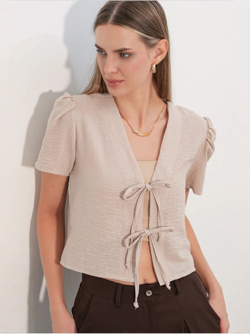 Crop top texturé en mélange de lin à col en v bdart - Kiabi Crop top texturé en mélange de lin à col en v bdart - Kiabi
