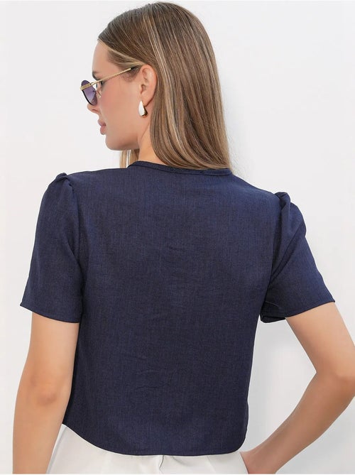 Crop top texturé en mélange de lin à col en v bdart - Kiabi Crop top texturé en mélange de lin à col en v bdart - Kiabi