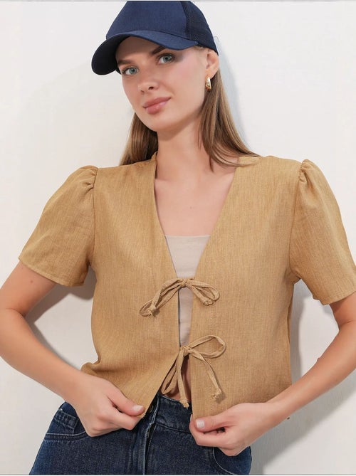 Crop top texturé en mélange de lin à col en v bdart - Kiabi Crop top texturé en mélange de lin à col en v bdart - Kiabi
