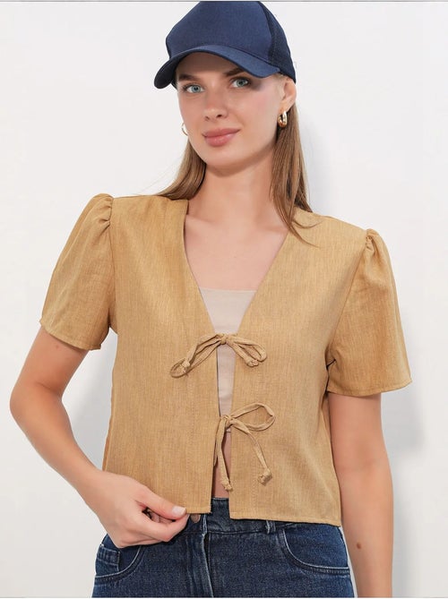 Crop top texturé en mélange de lin à col en v bdart - Kiabi Crop top texturé en mélange de lin à col en v bdart - Kiabi