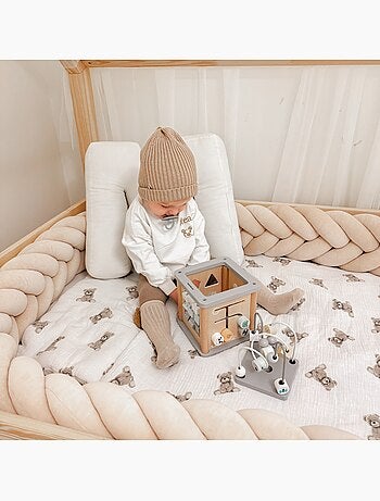 Cube activites bois enfant montessori boucle motrice trieur labyrinthe mamabrum