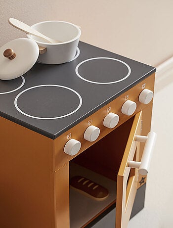 Cuisinière jaune