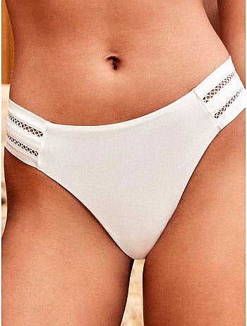 Culotte de bikini avec détail ajouré sur les côtés