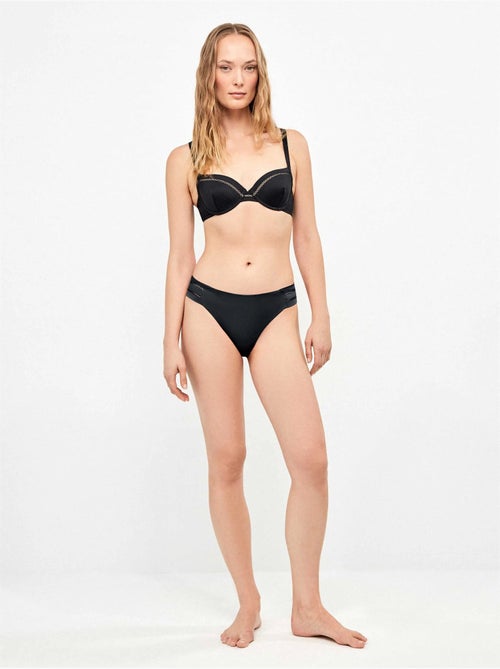 Culotte de bikini avec détail ajouré sur les côtés - Kiabi Culotte de bikini avec détail ajouré sur les côtés - Kiabi