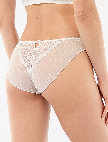 Culotte en dentelle et plumetis