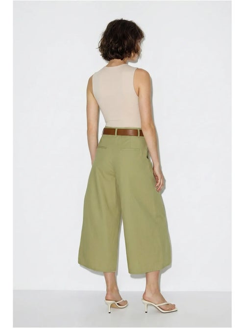 Culotte plissée à jambe large et taille haute lucci - Kiabi Culotte plissée à jambe large et taille haute lucci - Kiabi