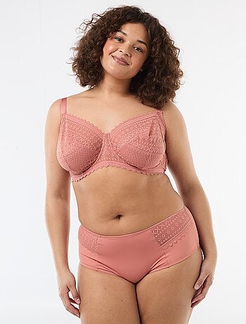 Culotte satinée avec dentelle