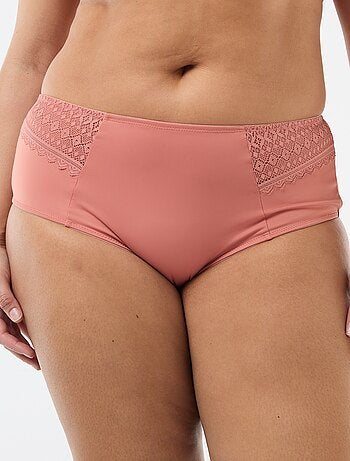 Culotte satinée avec dentelle