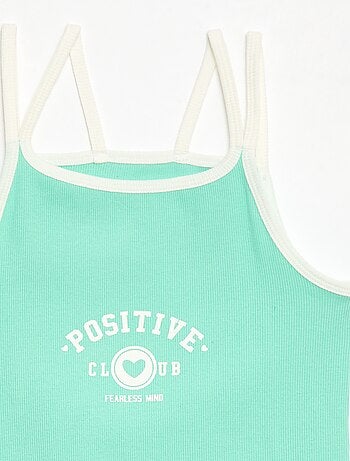 Débardeur à fines bretelles et animation poitrine