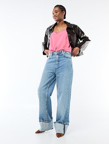 Débardeur avec fines bretelles réglables et col en dentelle