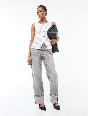 Débardeur avec ouverture par boutons dorés martelés