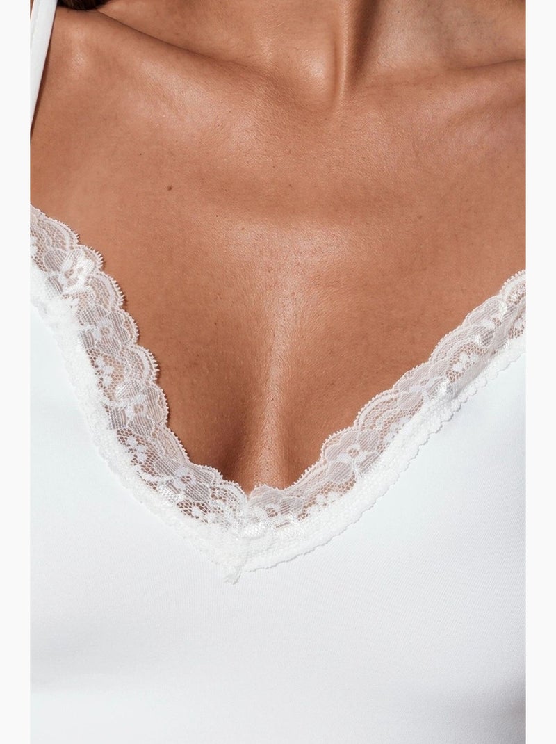 Débardeur cami court ajusté avec broderie busem Blanc - Kiabi