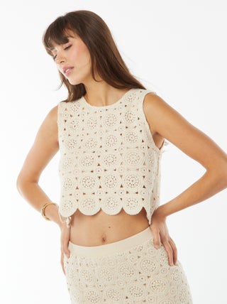 Débardeur en macramé à emmanchures américaines