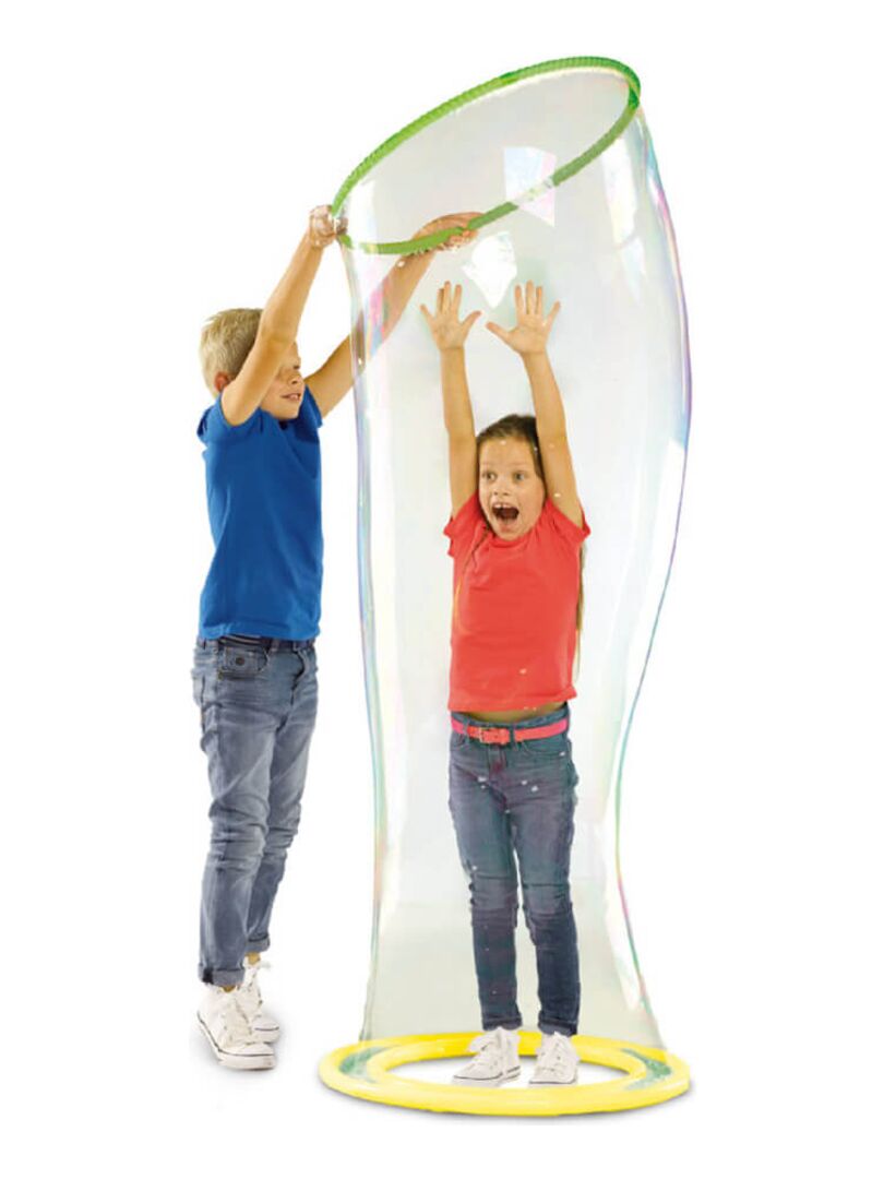 Debout dans une bulle g?�ante - N/A - Kiabi - 32.69�?�