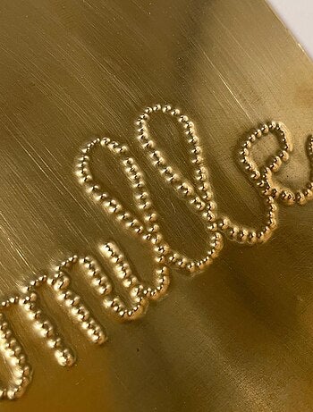 Déco murale laiton martelé FAMILLE