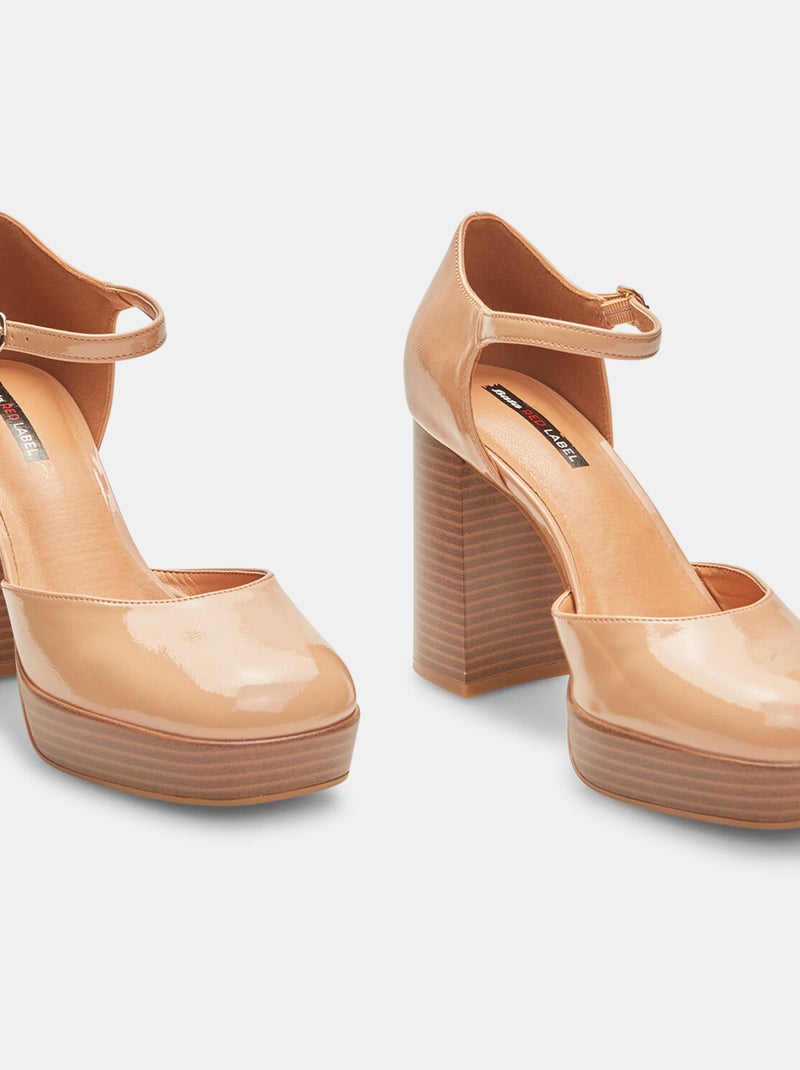 Décolleté pour les bata red label avec un talon large et un plateau Marron - Kiabi