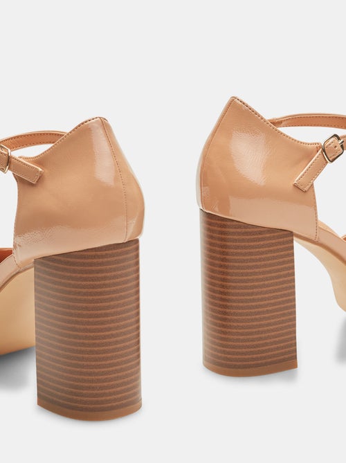 Décolleté pour les bata red label avec un talon large et un plateau - Kiabi