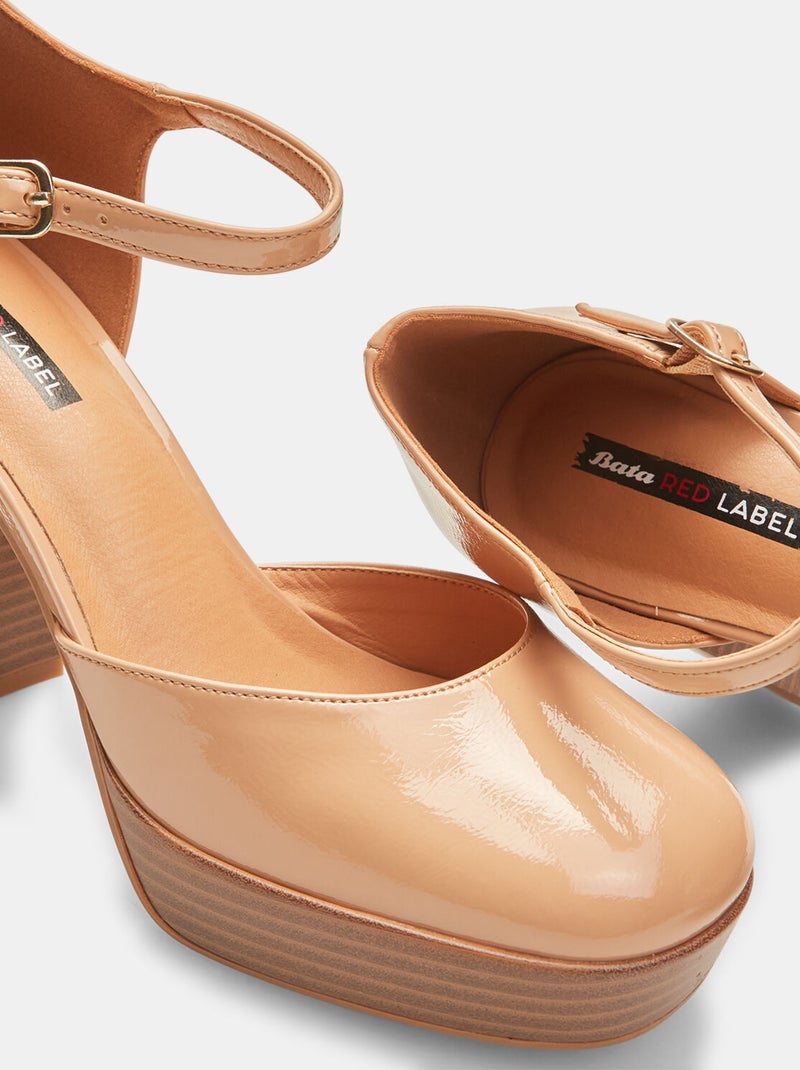 Décolleté pour les bata red label avec un talon large et un plateau Marron - Kiabi