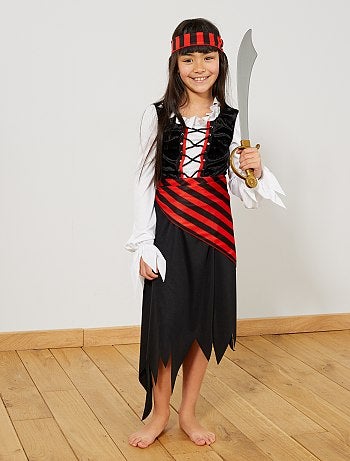 Product Ce n'est pas que pour les garçons ! Les filles rêvent aussi d'aventure ... - Déguisement de pirate - Comprend 1 robe, 1 ceinture et 1 bandeau - Robe manches longues effet 2 en 1 chemisier - Poignets élastiqué - Laçage fantaisie devant - Bords effet déchiré - 1 ceinture rayée à nouer - Bandeau à rayures et ouverture scratch - Matière fluideHabillement Déguisements / Enfant / Déguisement enfant / Pirate Standard KIABI