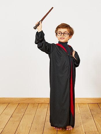 Product Mets-toi dans la peau du sorcier le plus célèbre ! - Robe à capuche avec fermoir 'Harry Potter' - 1 baguette magique - 1 paire de lunette Convient pour les enfants de 6/8 ansHabillement Déguisements / Enfant / Déguisement enfant / Autres Standard KIABI