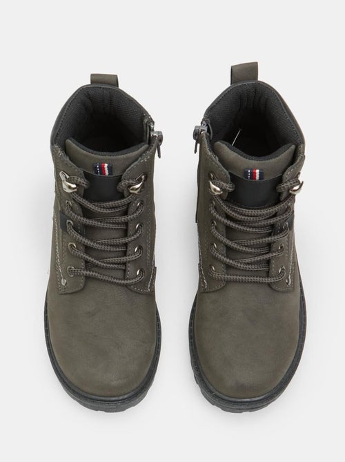 Derbies  BATA - Kiabi