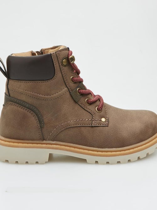 Derbies  BATA - Kiabi