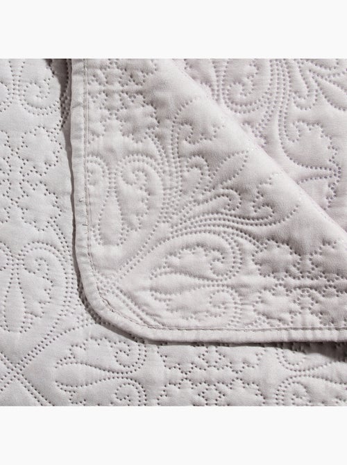 Dessus de lit avec taies ARABESQUE - Kiabi Dessus de lit avec taies ARABESQUE - Kiabi