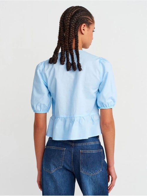 DILVIN Blouse Courte Femme Avec Détail Nœud - Kiabi DILVIN Blouse Courte Femme Avec Détail Nœud - Kiabi