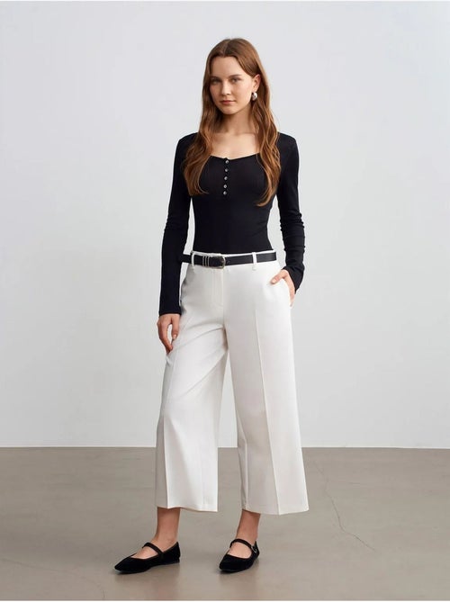 DILVIN Culotte En Crêpe À Taille Haute Et Ceinture - Kiabi DILVIN Culotte En Crêpe À Taille Haute Et Ceinture - Kiabi