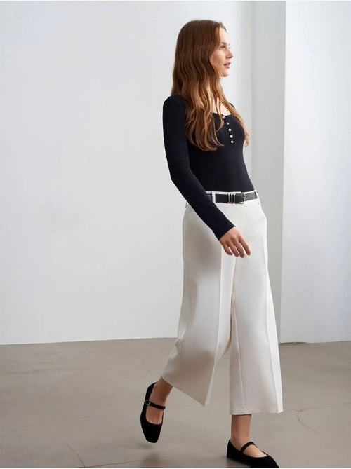 DILVIN Culotte En Crêpe À Taille Haute Et Ceinture - Kiabi DILVIN Culotte En Crêpe À Taille Haute Et Ceinture - Kiabi