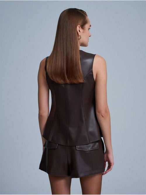 DILVIN Gilet Ajusté En Similicuir À Boutons - Kiabi DILVIN Gilet Ajusté En Similicuir À Boutons - Kiabi