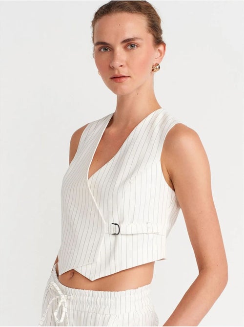 DILVIN Gilet Court Rayé Pour Femme Avec Ceinture - Kiabi DILVIN Gilet Court Rayé Pour Femme Avec Ceinture - Kiabi