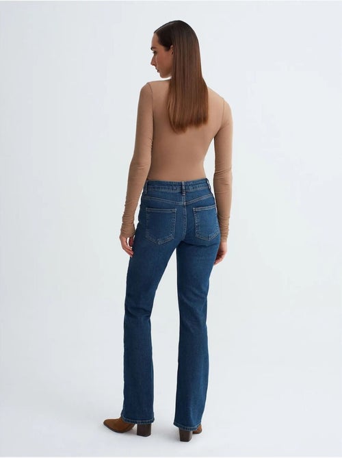 DILVIN Jean Droit Taille Basse - Kiabi DILVIN Jean Droit Taille Basse - Kiabi