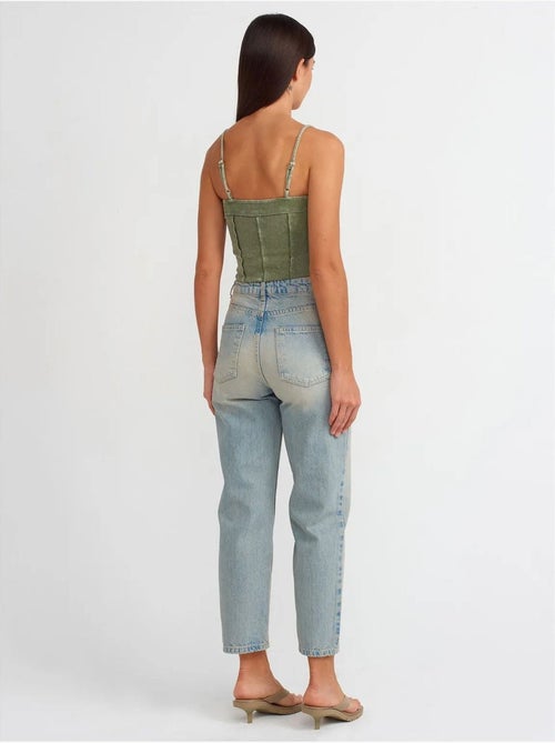 DILVIN Jean Mom Taille Haute À Jambe Droite - Kiabi DILVIN Jean Mom Taille Haute À Jambe Droite - Kiabi
