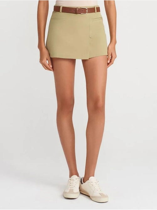 DILVIN Jupe Courte Trapèze À Taille Haute Avec Ceinture - Kiabi DILVIN Jupe Courte Trapèze À Taille Haute Avec Ceinture - Kiabi
