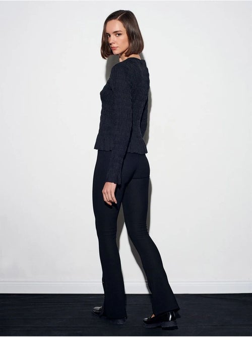 DILVIN Legging évasé taille haute avec bouton - Kiabi DILVIN Legging évasé taille haute avec bouton - Kiabi