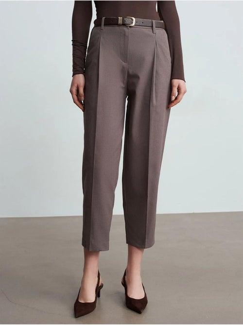 DILVIN Pantalon Droit Avec Ceinture - Kiabi DILVIN Pantalon Droit Avec Ceinture - Kiabi
