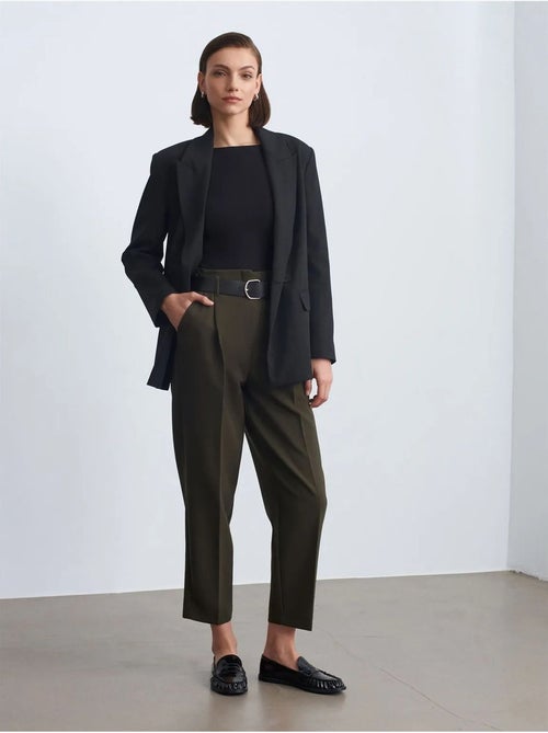 DILVIN Pantalon Droit En Crêpe À Taille Haute Et Ceinture - Kiabi DILVIN Pantalon Droit En Crêpe À Taille Haute Et Ceinture - Kiabi