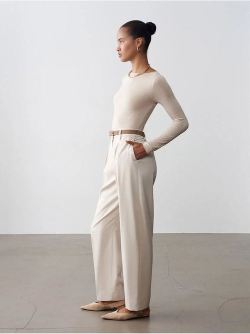 DILVIN Pantalon Droit En Crêpe Avec Ceinture - Kiabi DILVIN Pantalon Droit En Crêpe Avec Ceinture - Kiabi