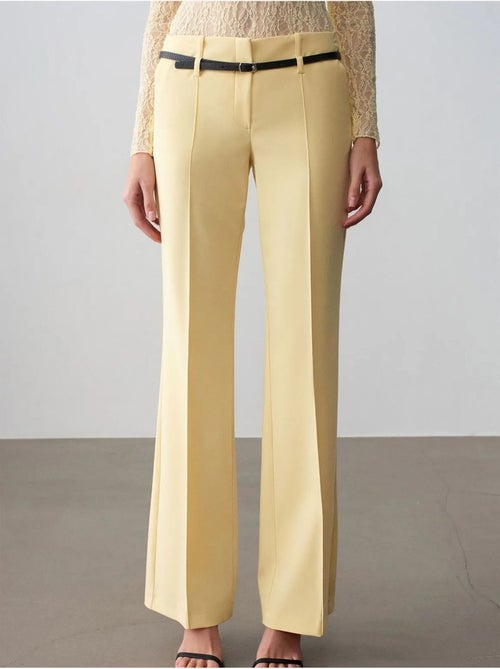 DILVIN Pantalon Droit En Crêpe Avec Ceinture - Kiabi DILVIN Pantalon Droit En Crêpe Avec Ceinture - Kiabi