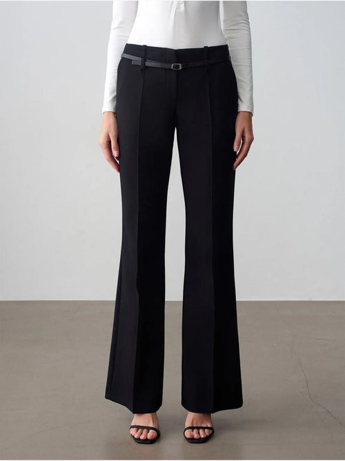DILVIN Pantalon Droit En Crêpe Avec Ceinture - Kiabi DILVIN Pantalon Droit En Crêpe Avec Ceinture - Kiabi