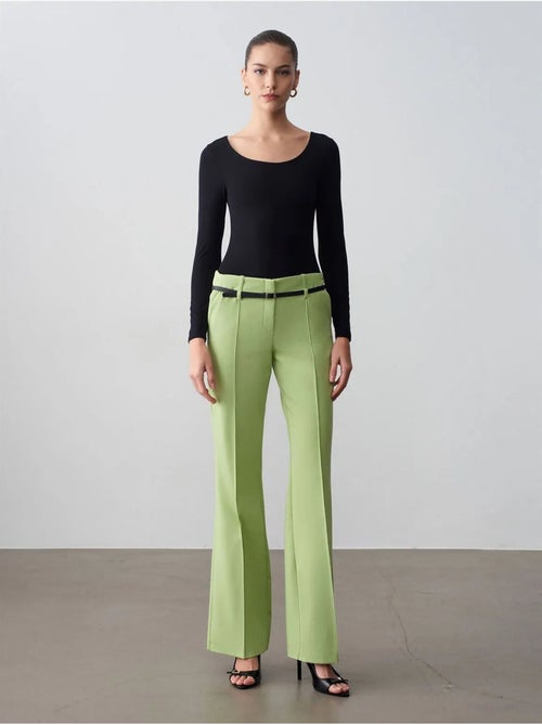 DILVIN Pantalon Droit En Crêpe Avec Ceinture - Kiabi DILVIN Pantalon Droit En Crêpe Avec Ceinture - Kiabi