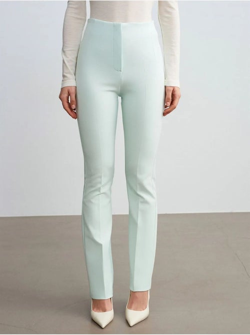 DILVIN Pantalon Droit En Crêpe Pour Femme - Kiabi DILVIN Pantalon Droit En Crêpe Pour Femme - Kiabi