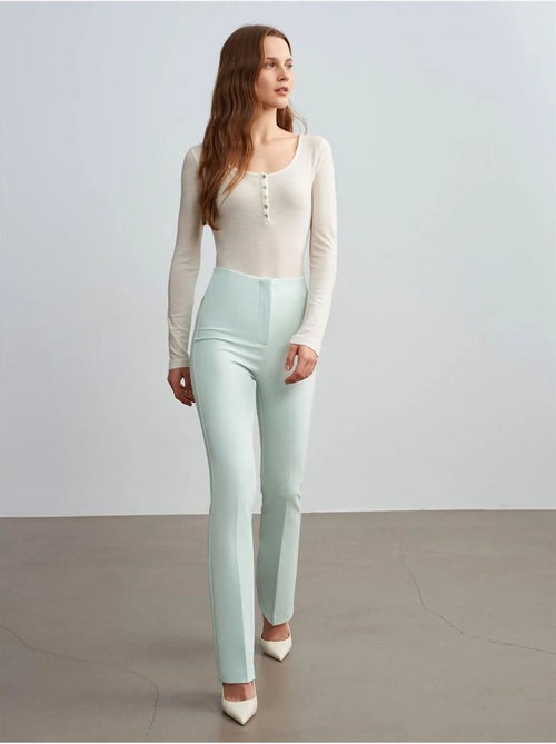 DILVIN Pantalon Droit En Crêpe Pour Femme - Kiabi DILVIN Pantalon Droit En Crêpe Pour Femme - Kiabi