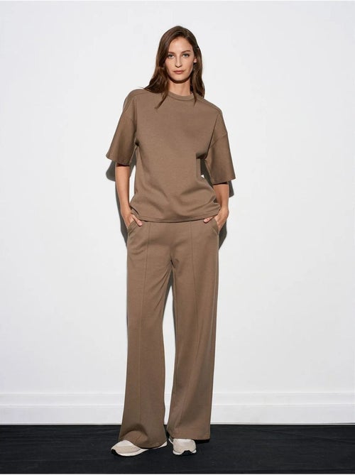 DILVIN Pantalon En Maille À Jambe Large - Kiabi DILVIN Pantalon En Maille À Jambe Large - Kiabi