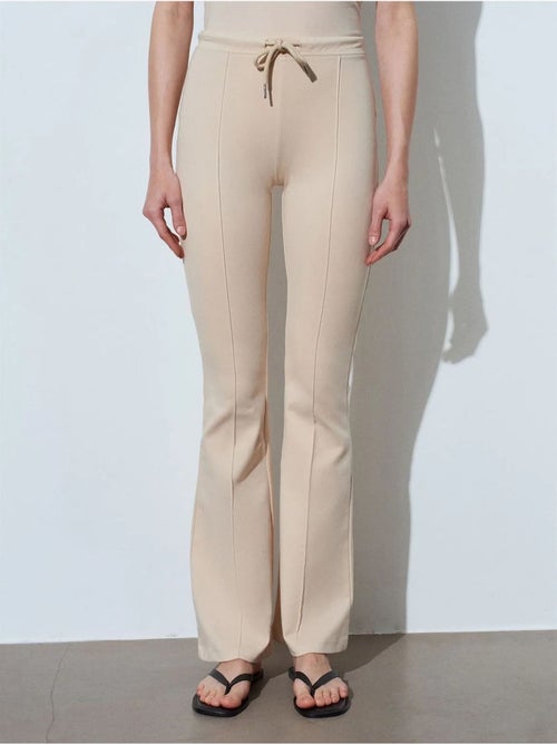 DILVIN Pantalon Évasé En Jersey À Taille Mi-haute Et Lien - Kiabi DILVIN Pantalon Évasé En Jersey À Taille Mi-haute Et Lien - Kiabi