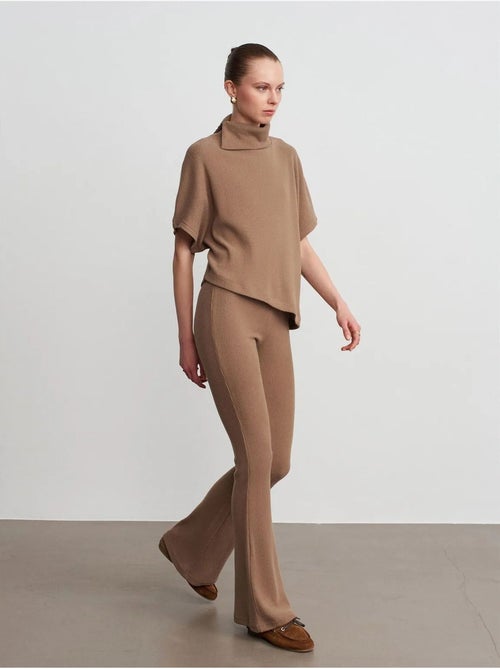 DILVIN Pantalon Évasé En Maille, Taille Haute - Kiabi DILVIN Pantalon Évasé En Maille, Taille Haute - Kiabi