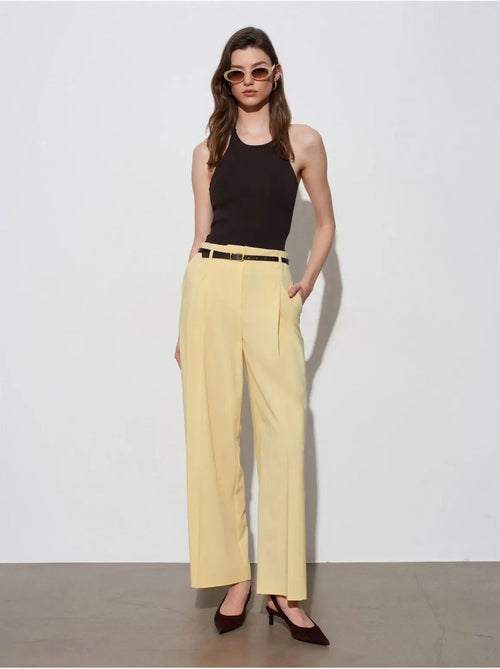 DILVIN Pantalon Femme Palazzo En Crêpe Avec Ceinture - Kiabi DILVIN Pantalon Femme Palazzo En Crêpe Avec Ceinture - Kiabi